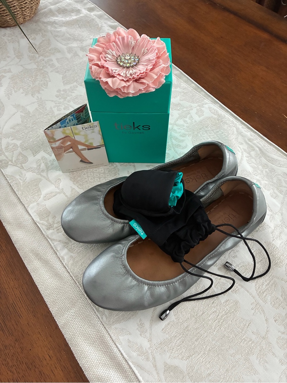 Tieks Metallic Pewter Ballet Flat with Turquoise Sole Accent